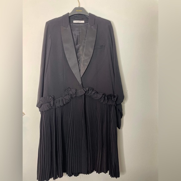 Black oversized silk Givenchy coat size 38/ medium - Picture 4 of 11